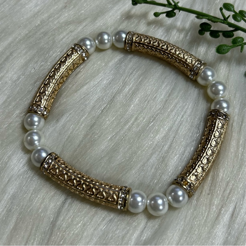 Faux Pearl gold tone bar stretchy Bracelet